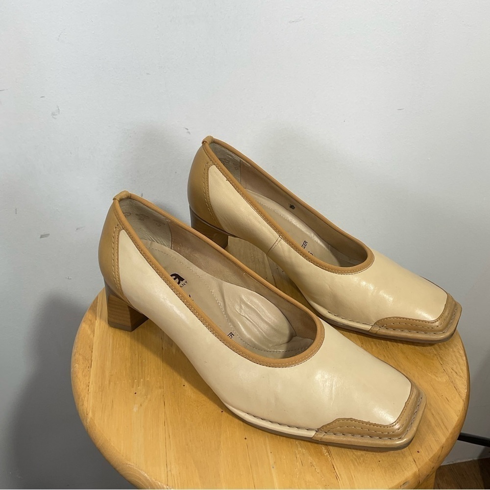 ARA Flex Shoes Leather Cream And Camel Relax Spectator Pumps Low Heels Size 5 - Picture 3 of 8